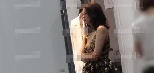 章子怡近照曝光，時尚造型顯身材微凸引猜測